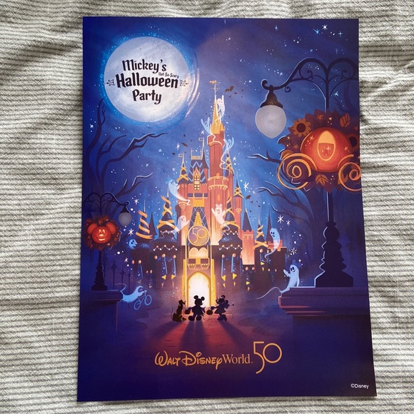 Mickey’s Not-So-Scary Halloween Party 2022 50th - Picture 1 of 3